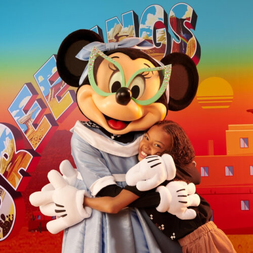 11 Minnie Mouse met kind bij Meet-n-greet Disney Hotel Santa Fe