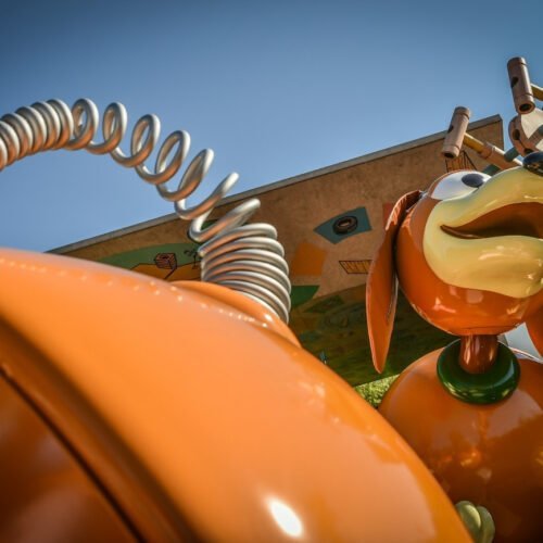 Slinky dog attractie Oranje hond Slinky dog