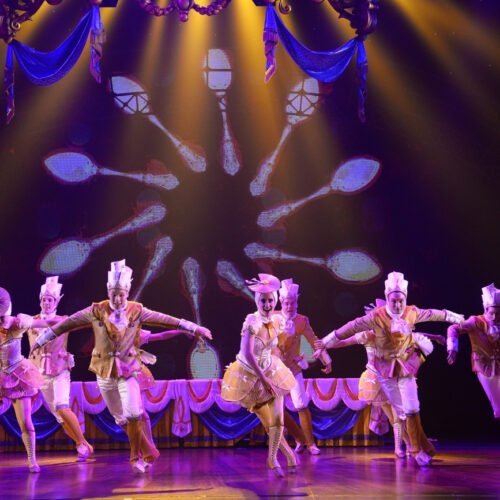 3 Dansers van Mickey and the Magician