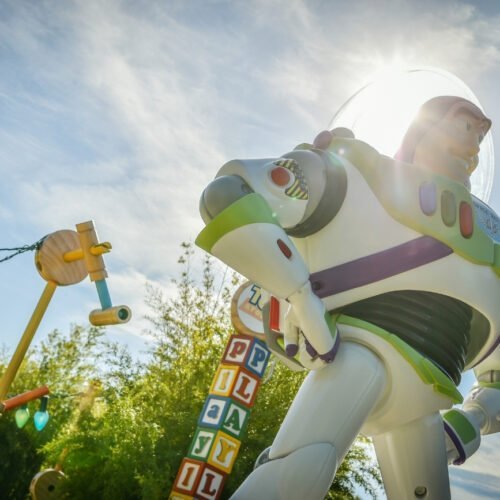 Buzz Lightyear Buzz Lightyear voor de ingang van ToyStory Playland
