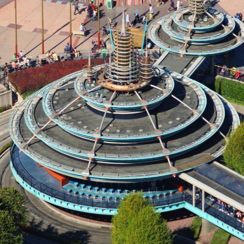 Gebouw Autopia Rond futuristisch gebouw van Autopia