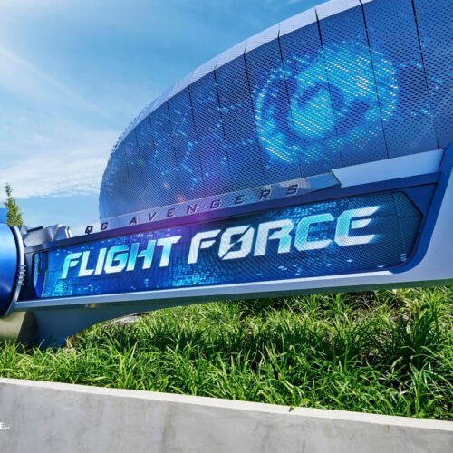 Flight Force Blauwe voorkant Flight Force attractie in MARVEL Avengers Campus