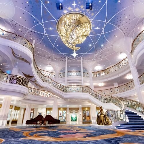 9 Lobby Disney Wish